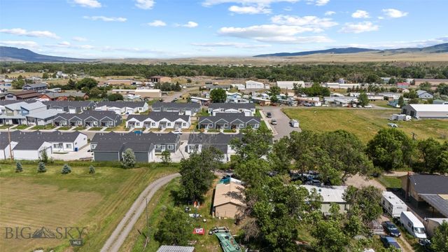 402 Brookline Street B, Livingston, MT 59047