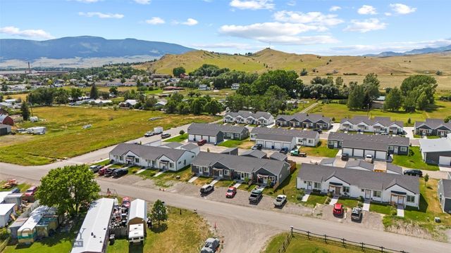 402 Brookline Street B, Livingston, MT 59047