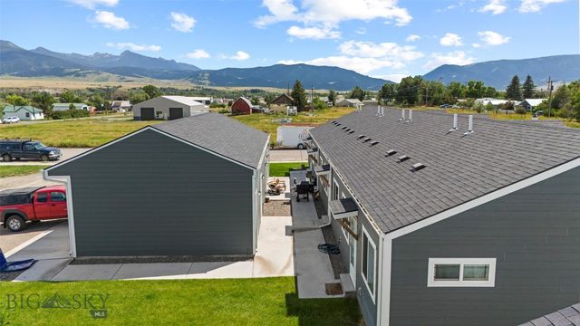 402 Brookline Street B, Livingston, MT 59047