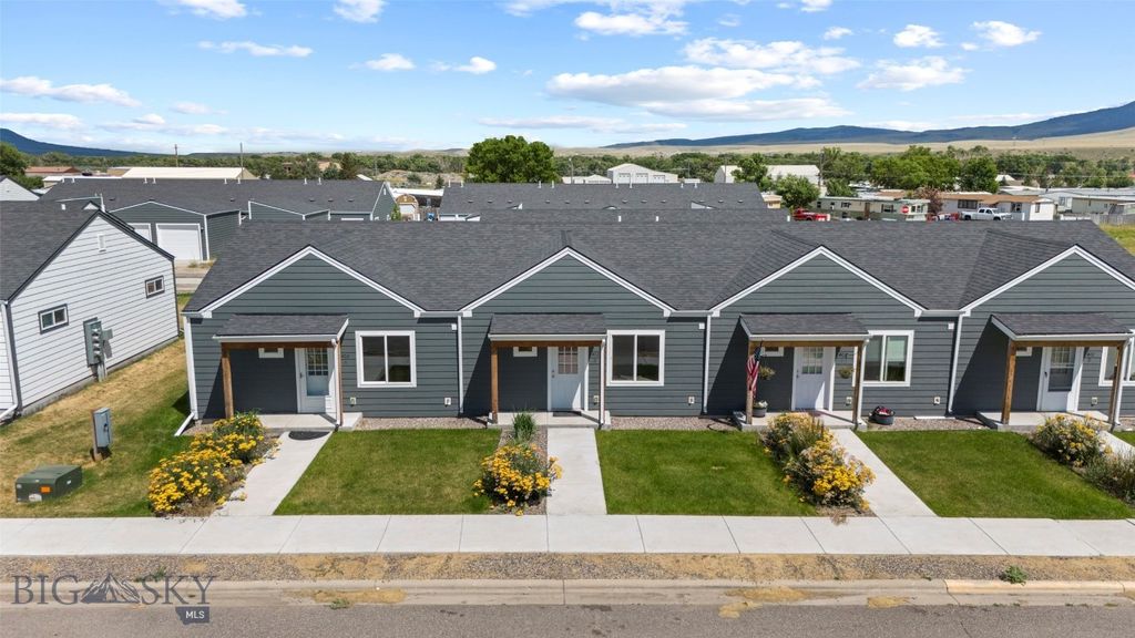 402 Brookline Street B, Livingston, MT 59047
