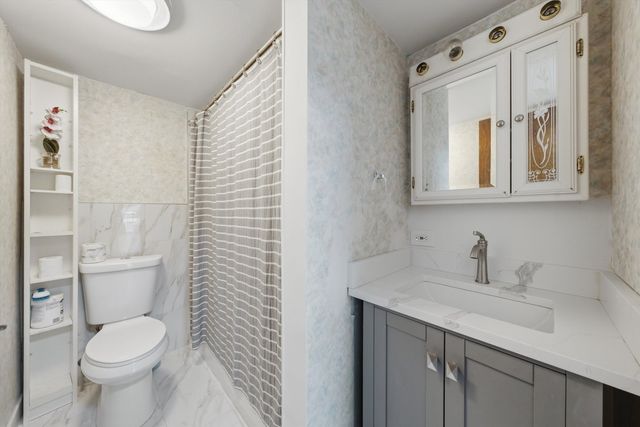 10230 Washington Avenue 2C, Oak Lawn, IL 60453