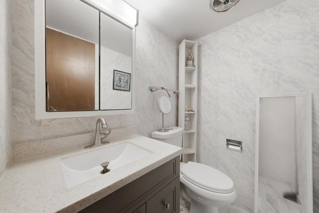 10230 Washington Avenue 2C, Oak Lawn, IL 60453