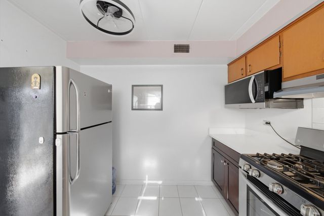 10230 Washington Avenue 2C, Oak Lawn, IL 60453