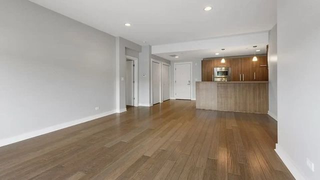 1 N Main Street 311, Algonquin, IL 60102
