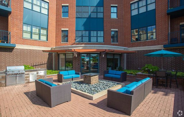 1 N Main Street 311, Algonquin, IL 60102