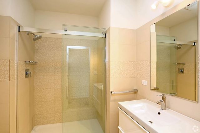1 N Main Street 311, Algonquin, IL 60102