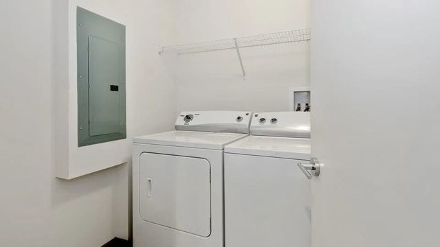 1 N Main Street 311, Algonquin, IL 60102