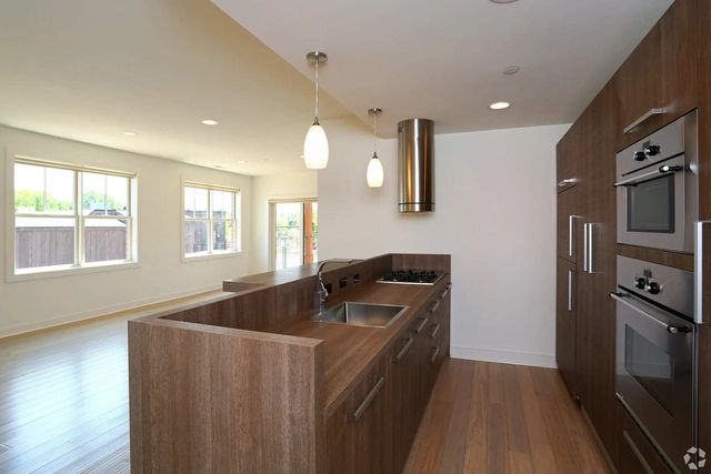 1 N Main Street 311, Algonquin, IL 60102