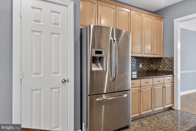 1169 REGAL OAK DR, Rockville, MD 20852
