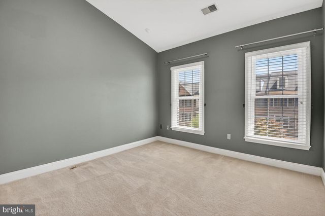 1169 REGAL OAK DR, Rockville, MD 20852