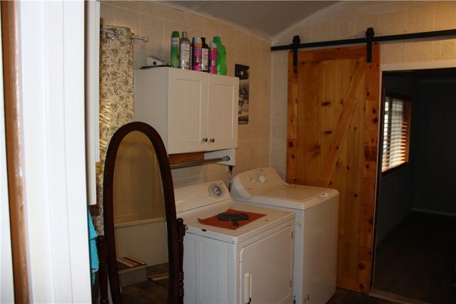 2516 Marion County 8001, Yellville, AR 72687