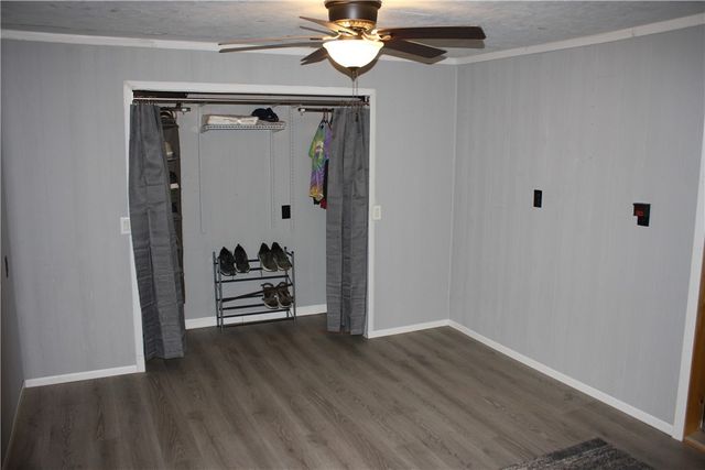 2516 Marion County 8001, Yellville, AR 72687