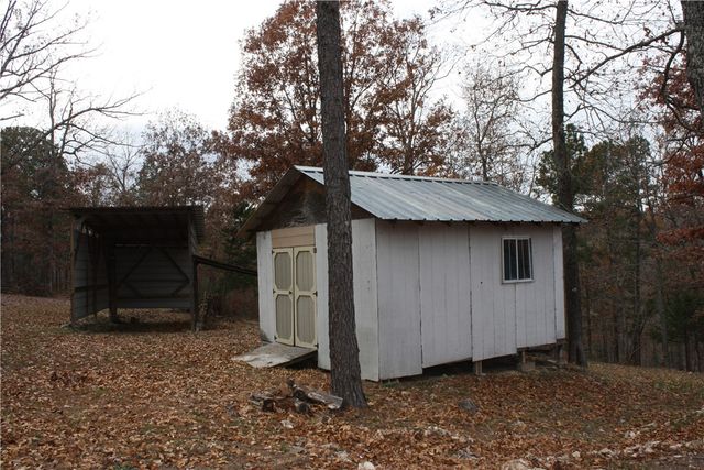 2516 Marion County 8001, Yellville, AR 72687