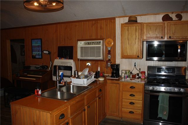 2516 Marion County 8001, Yellville, AR 72687