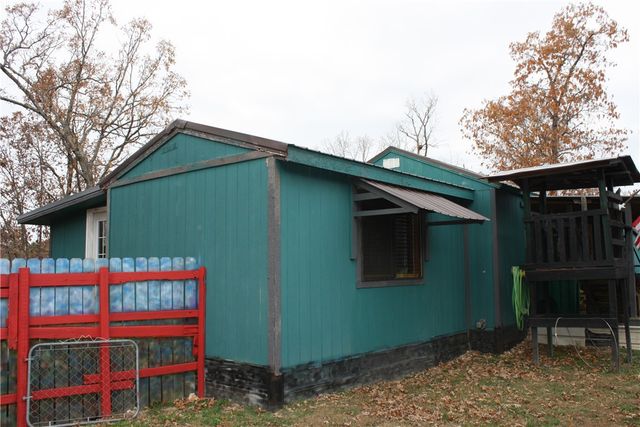 2516 Marion County 8001, Yellville, AR 72687