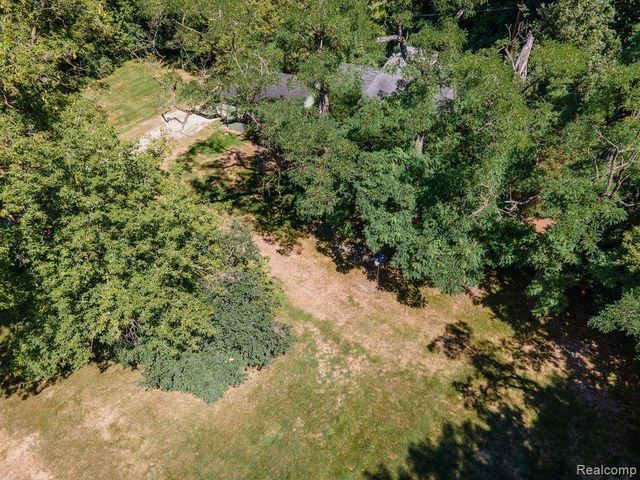 25690 W 14 MILE Road, Bloomfield Charter Township, MI 48301