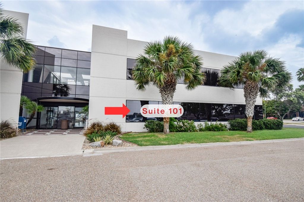 5402 S Staples St, Corpus Christi, TX 78411 — exterior