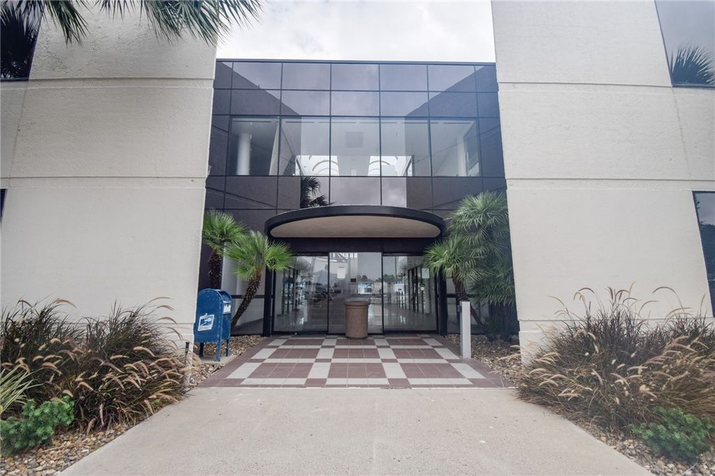 5402 S Staples St, Corpus Christi, TX 78411 — photo 2
