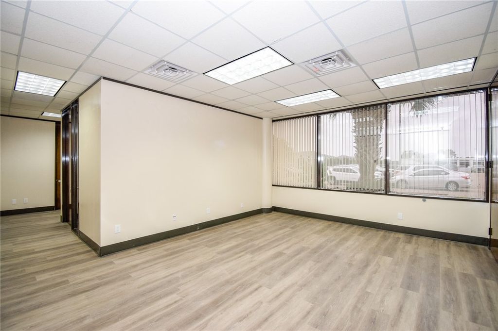5402 S Staples St, Corpus Christi, TX 78411 — photo 4