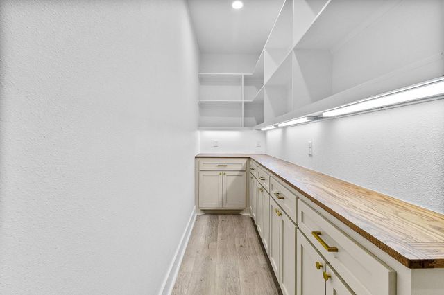 275 Hereford, Onalaska, TX 77360