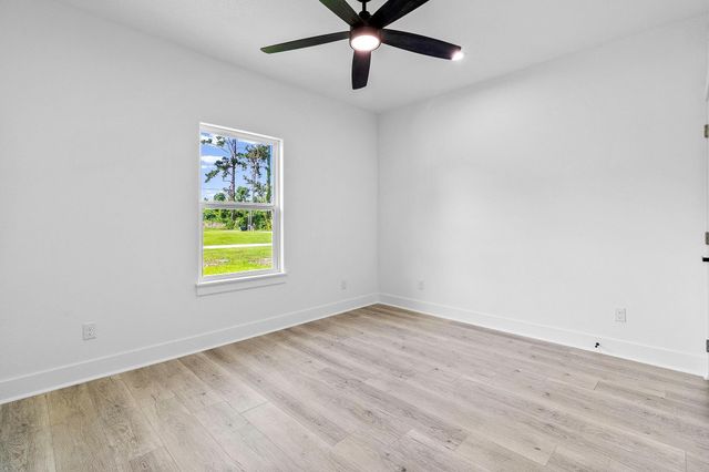 275 Hereford, Onalaska, TX 77360