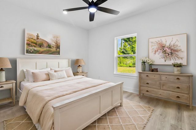 275 Hereford, Onalaska, TX 77360