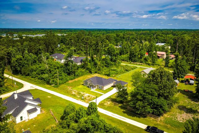 275 Hereford, Onalaska, TX 77360