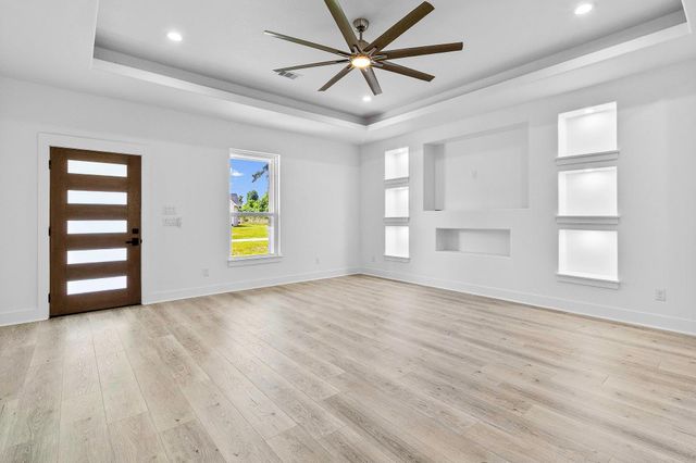 275 Hereford, Onalaska, TX 77360