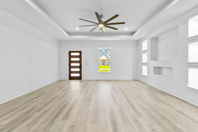275 Hereford, Onalaska, TX 77360