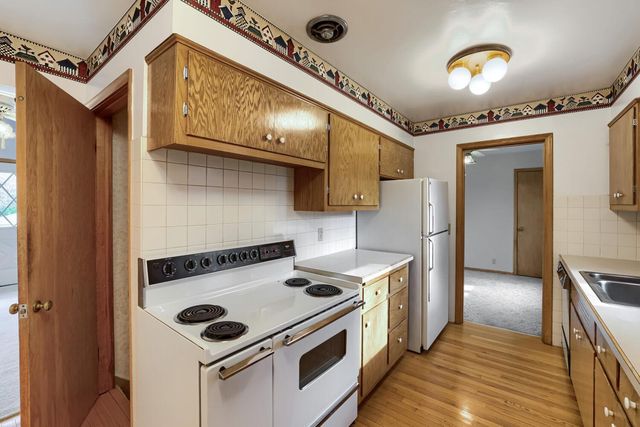 3662 Robin Lane, Minnetonka, MN 55305