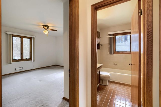 3662 Robin Lane, Minnetonka, MN 55305