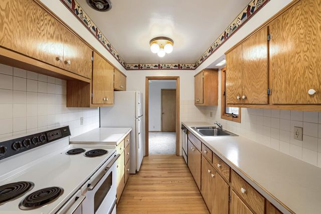 3662 Robin Lane, Minnetonka, MN 55305