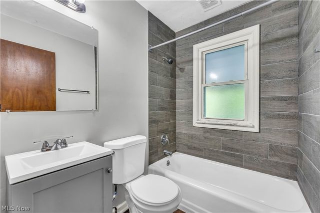 20051 Green Oak Drive, Euclid, OH 44117