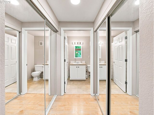 17516 Nw SPRINGVILLE Rd B6, Portland, OR 97229