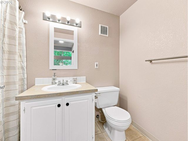 17516 Nw SPRINGVILLE Rd B6, Portland, OR 97229
