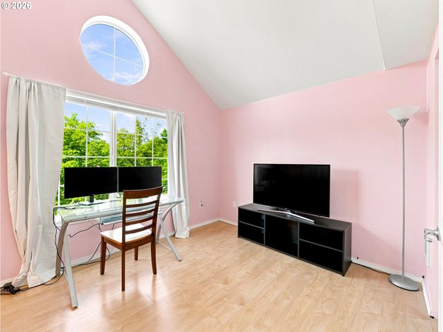 17516 Nw SPRINGVILLE Rd B6, Portland, OR 97229