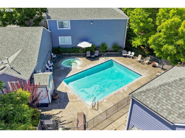 17516 Nw SPRINGVILLE Rd B6, Portland, OR 97229
