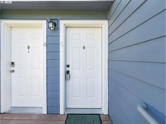 17516 Nw SPRINGVILLE Rd B6, Portland, OR 97229