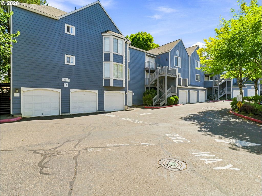 17516 Nw SPRINGVILLE Rd B6, Portland, OR 97229
