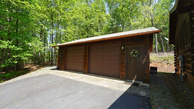 210 Shade Tree Lane, Mineral Bluff, GA 30559