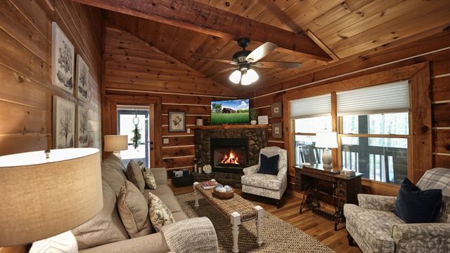 210 Shade Tree Lane, Mineral Bluff, GA 30559