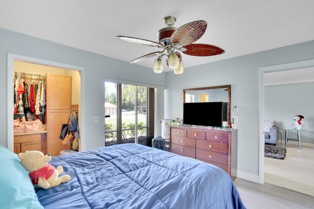 4855 Via Palm Lakes 902, West Palm Beach, FL 33417