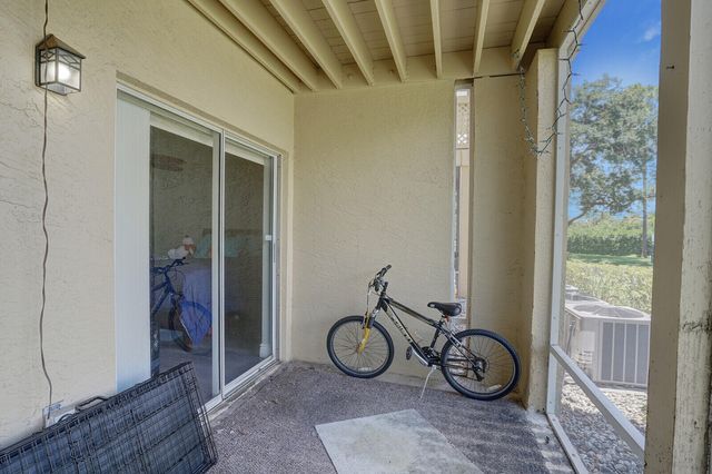 4855 Via Palm Lakes 902, West Palm Beach, FL 33417