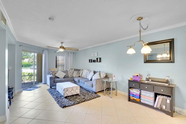 4855 Via Palm Lakes 902, West Palm Beach, FL 33417