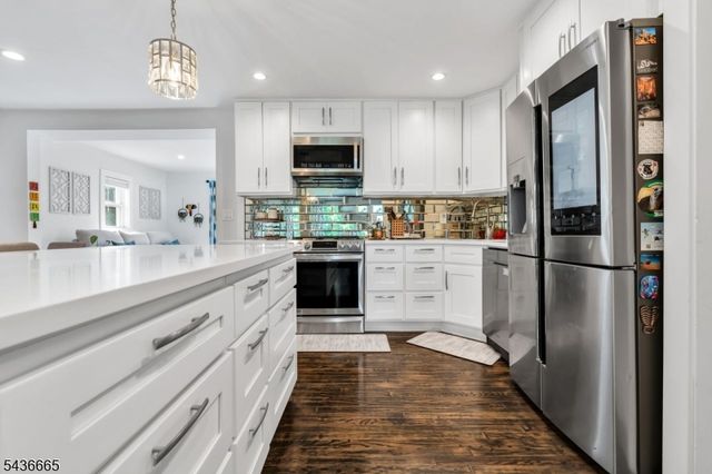 5 Riker Hill Rd, Livingston Twp., NJ 07039