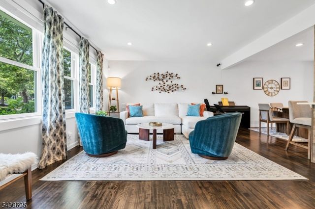 5 Riker Hill Rd, Livingston Twp., NJ 07039