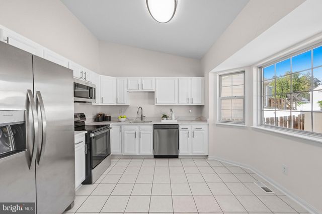 8003 CARLSON, Baltimore, MD 21244