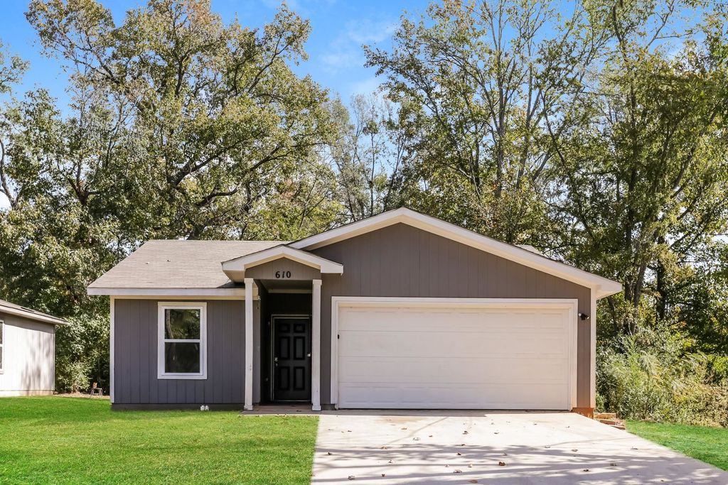 610 S Park, Longview, TX 75601