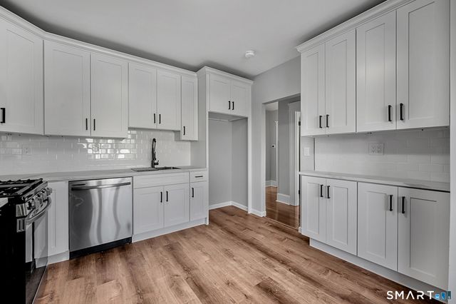 1054 Cooke Street, Waterbury, CT 06704