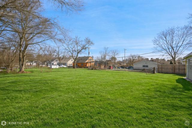 1412 W Broadview Avenue, Crete, IL 60417